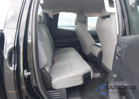 2017 Toyota Tundra Sr 4.6L V8 z USA, uszkodzony, nr VIN 5TFRM5F16HX110675